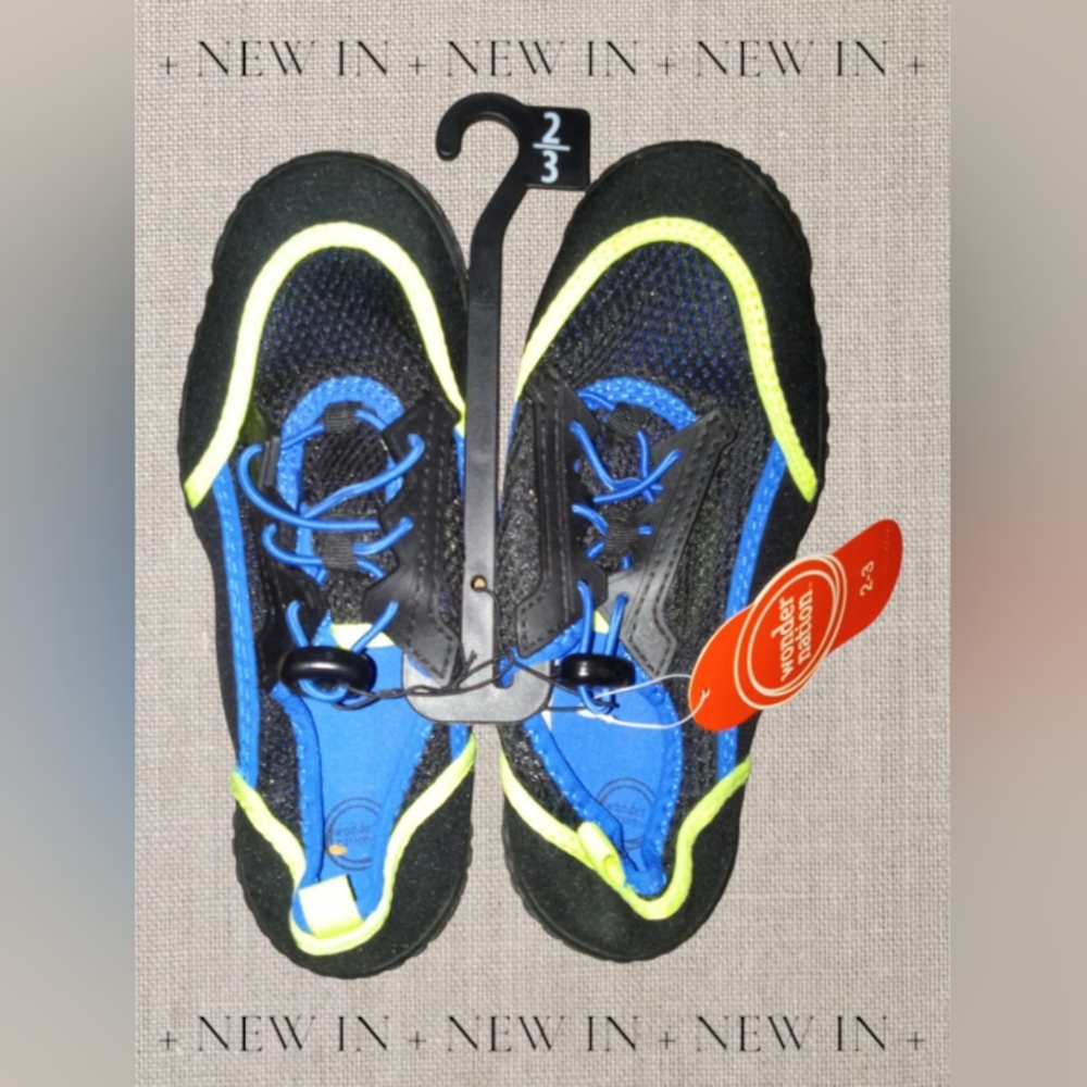 Wonder Nation Water Shoes Size 2/3 Kids